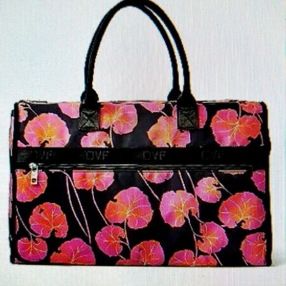 DVF Geranium Leaf 🍃 WeekenderBag 💼 Get AWAY🏃‍♀️in Style! Zip outside pocket - Picture 1 of 17